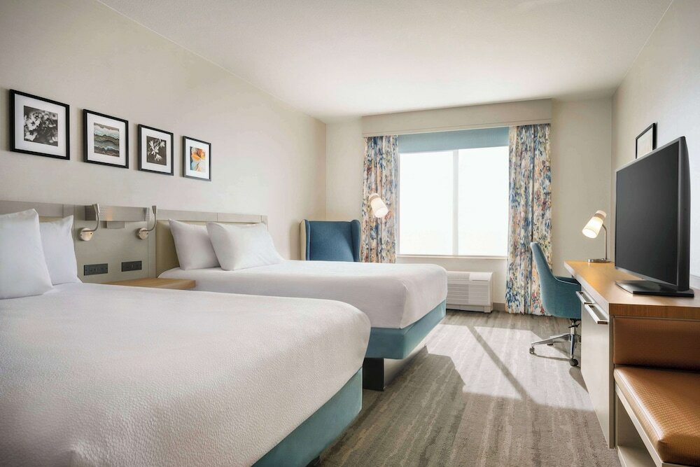 Premium Room, 2 Queen Beds, Non Smoking (Drinks & Snacks)