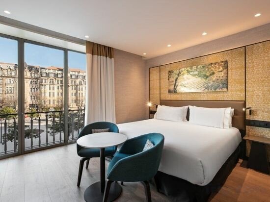 Junior Suite (2 Adults + 1 Children)