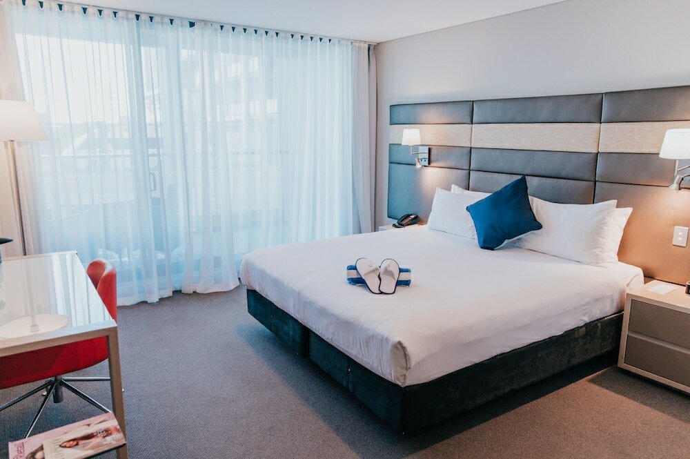 Superior Room, 1 King Bed, Balcony