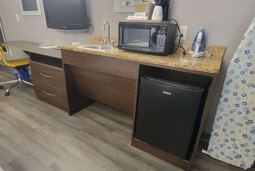 Studio, 1 Queen Bed, Accessible, Non Smoking (Hearing Impaired Accessible)