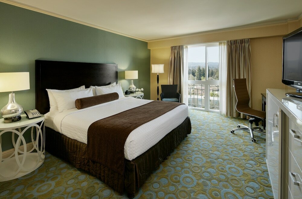 Premium Room, 1 King Bed, Pool View, Poolside (Cabana Poolside View)