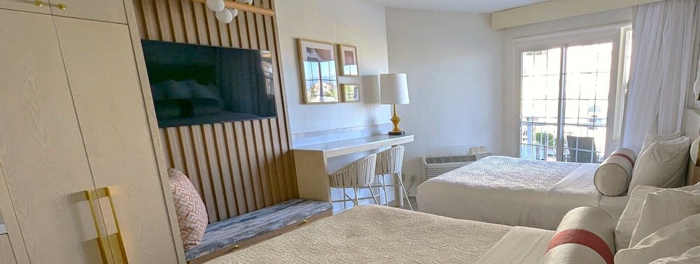 Standard Room, 2 Queen Beds, Non Smoking