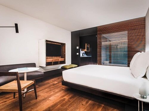 Superior Room, 1 King Bed, Harbor View в Sls Buenos Aires Puerto Madero