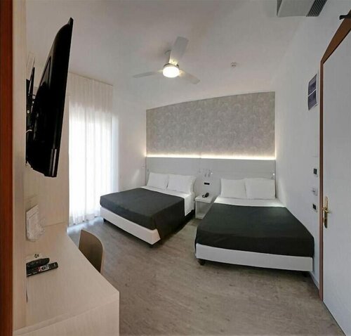 Четырехместный номер, Несколько кроватей, балкон, вид на море в Hotel Venus