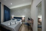 Улучшенный двухместный номер с 1 двуспальной кроватью (Porta San Gennaro) в Famalu Apartments