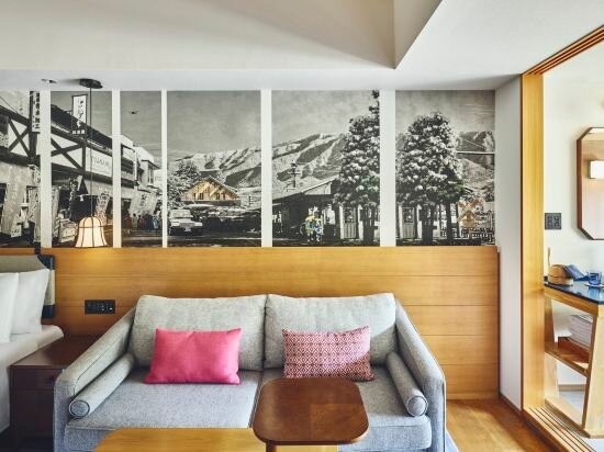 1 King Premium River View Private Hot Spring