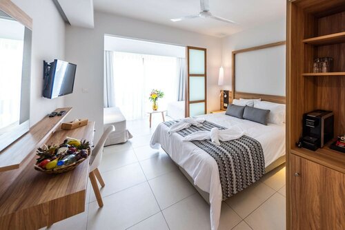 Superior Family Interconnecting Room в Kiani Beach Resort Family