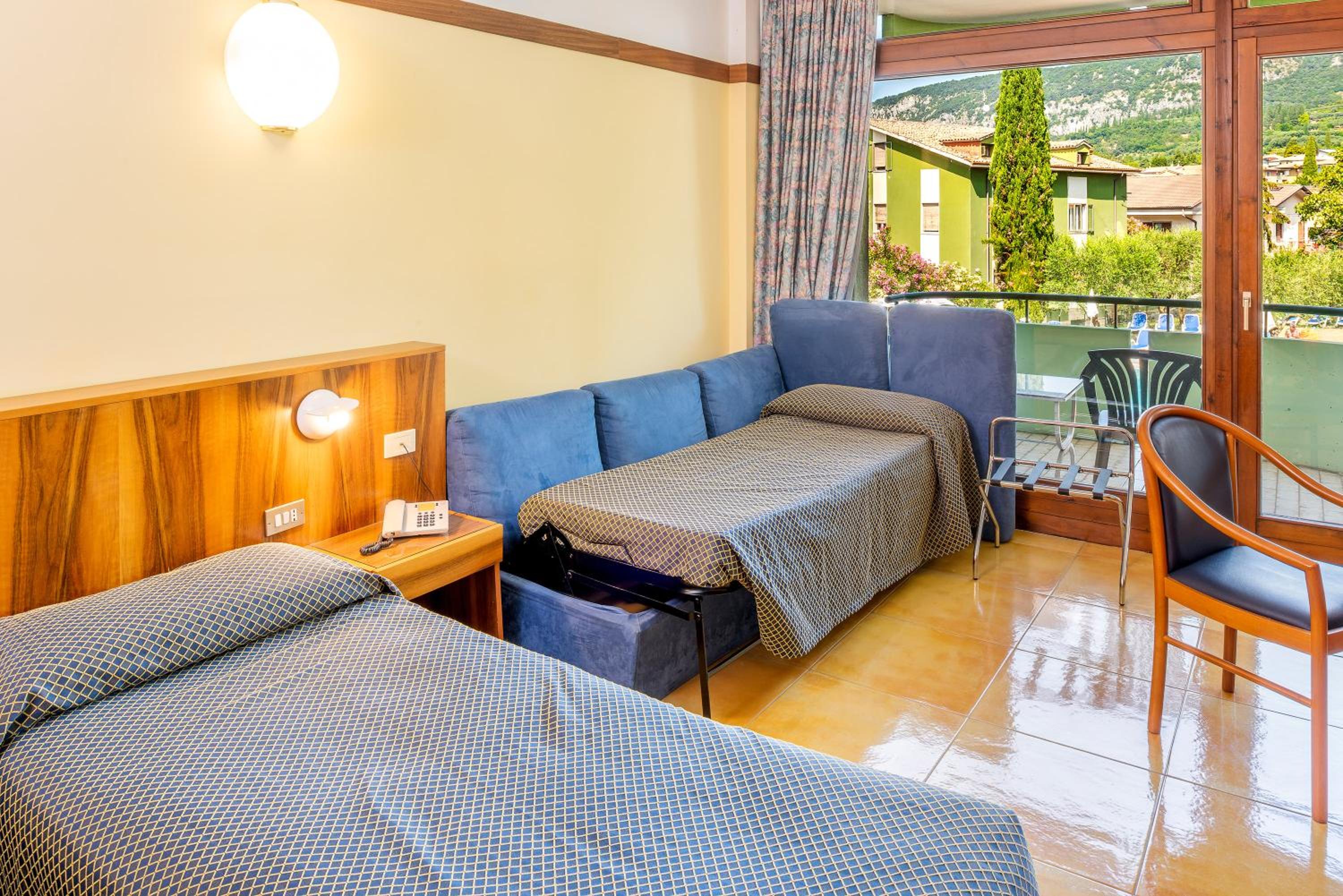 Triple Room with Pool View