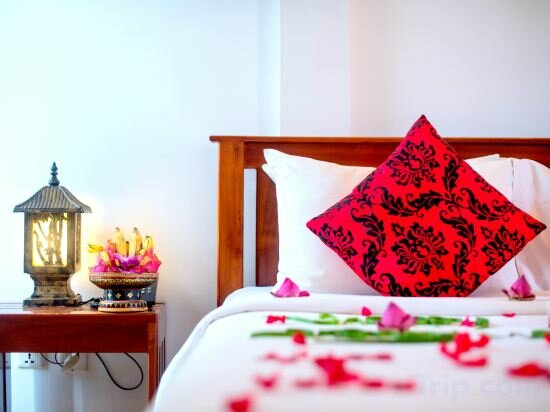 Deluxe Twin Room, 1 Bedroom, Balcony, Pool View