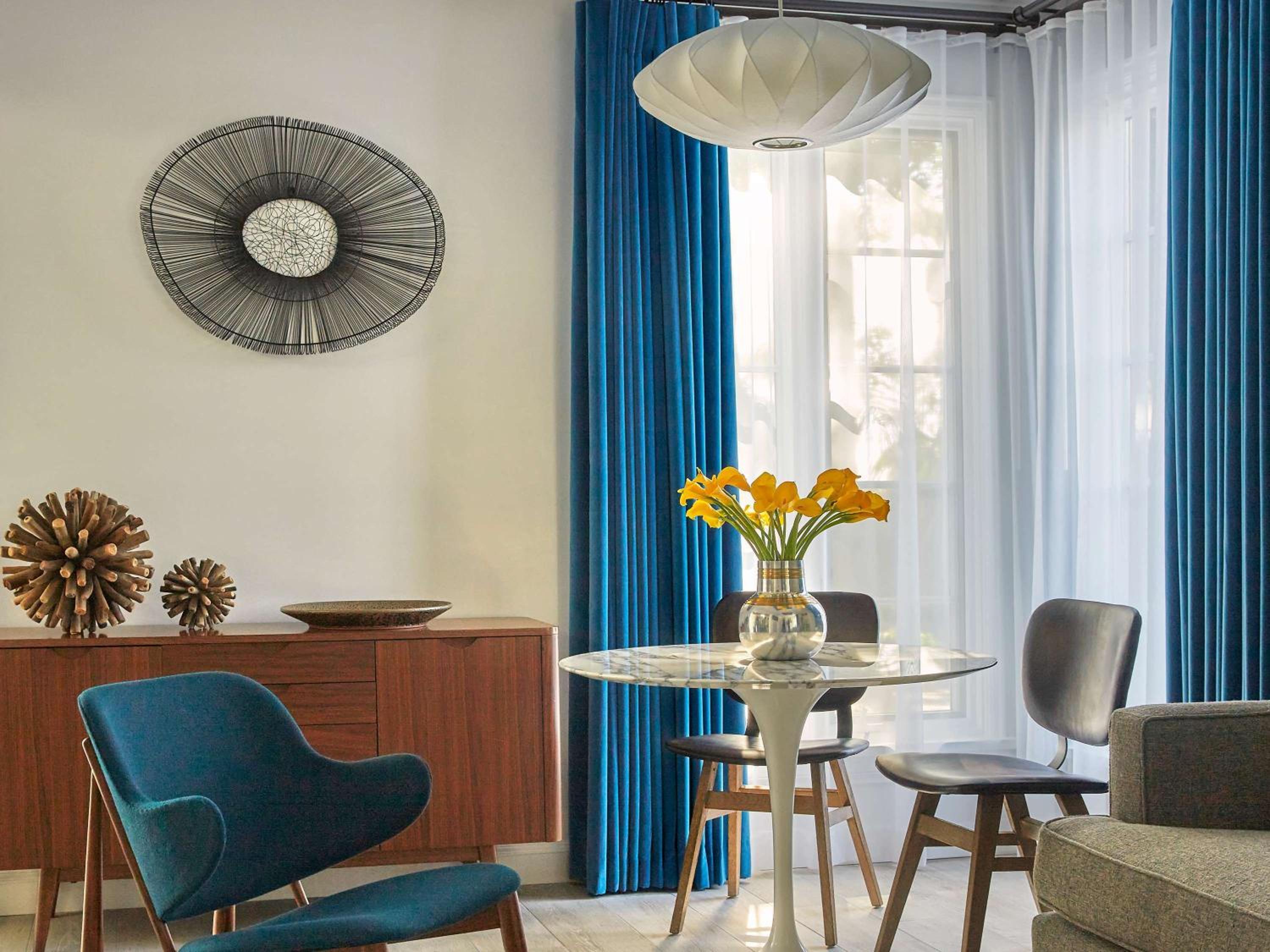 Bi-Level Bungalow King Suite