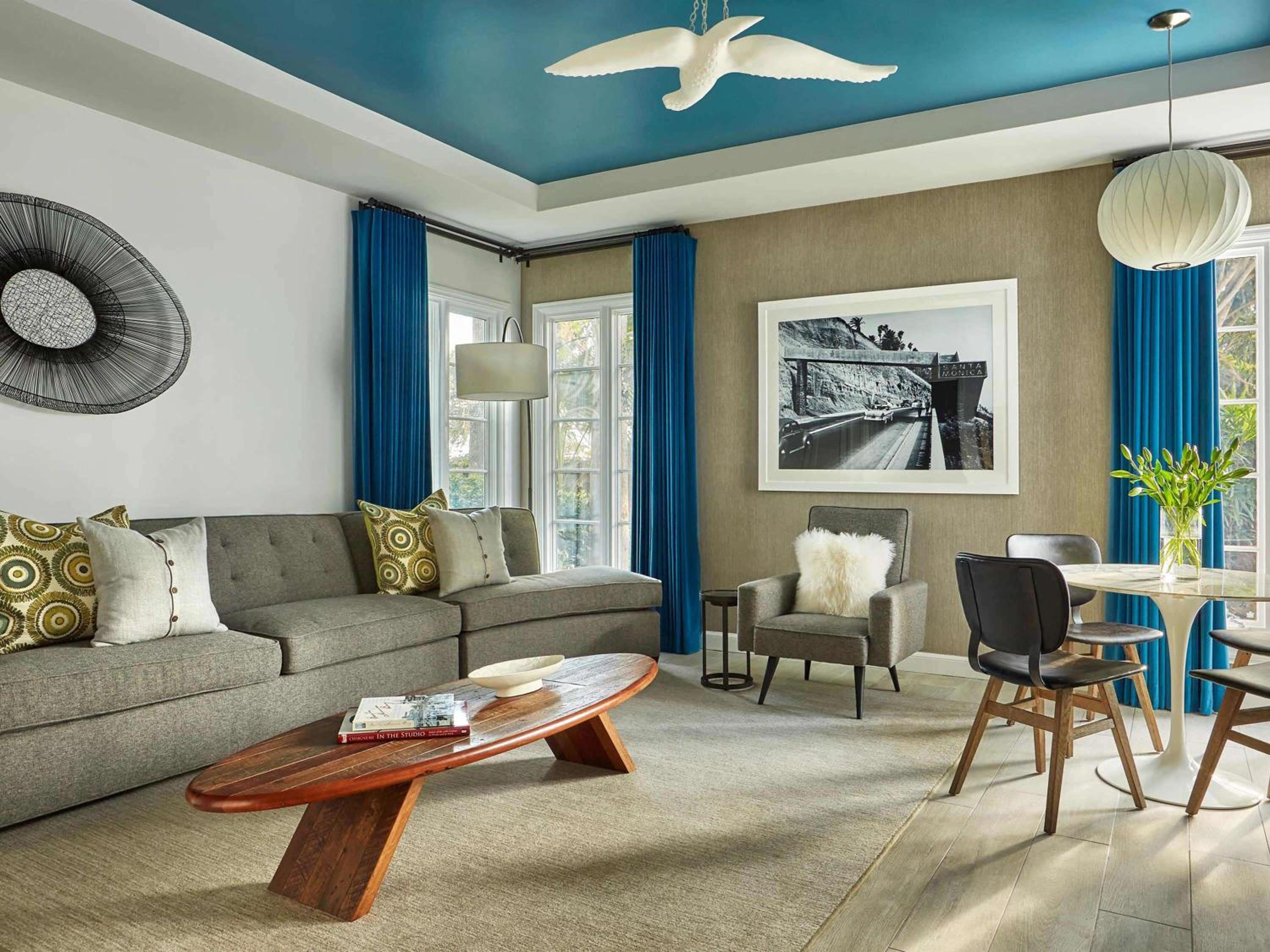 Bi-Level Bungalow King Suite