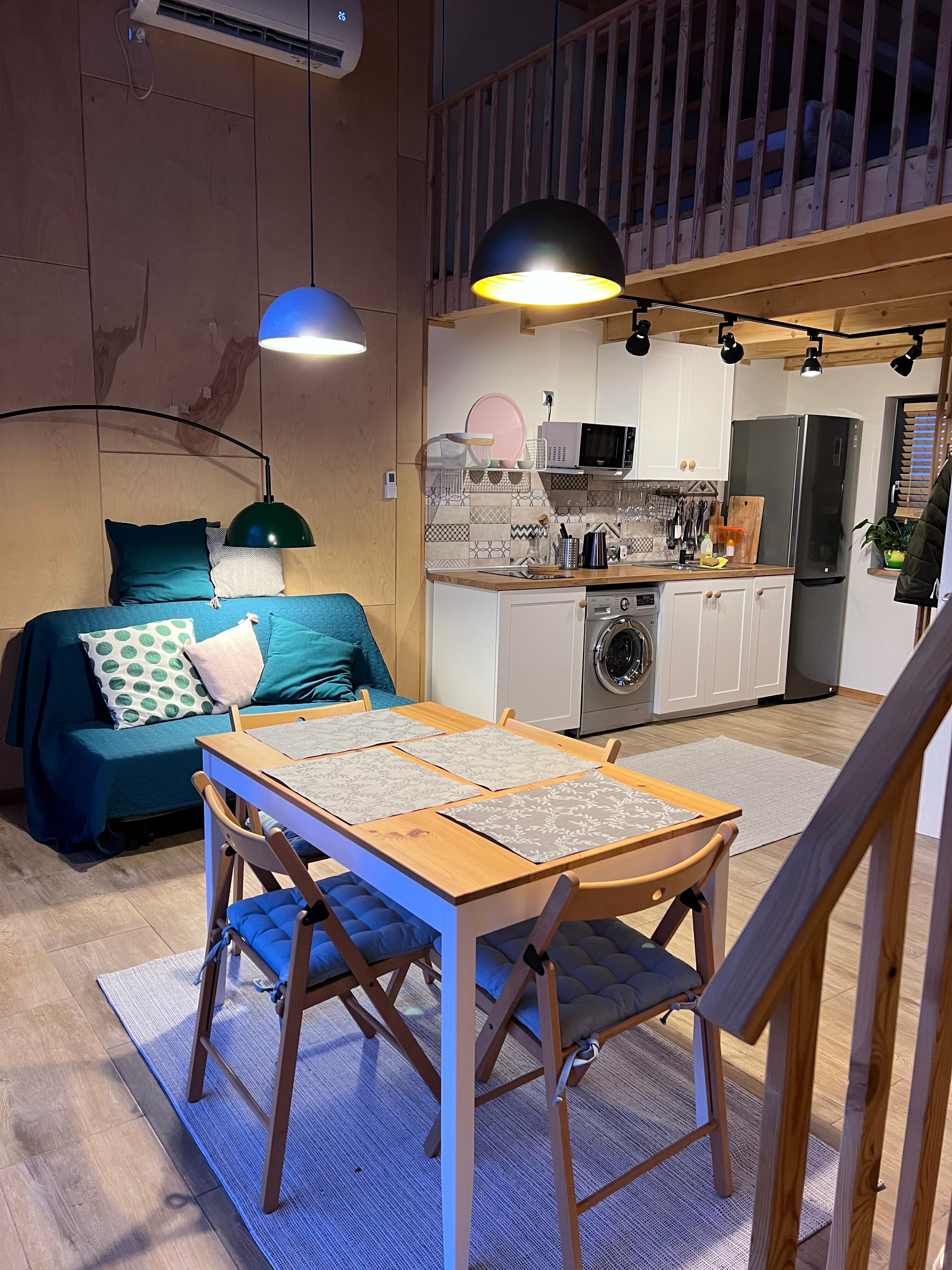 Дом Барн с террасой и видом на море