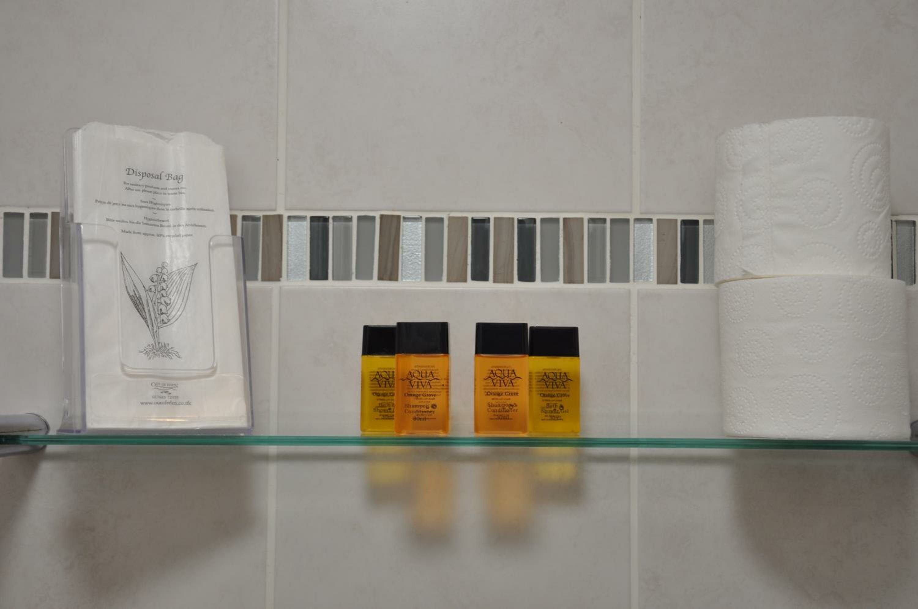 Compact Double Room En-suite with shower