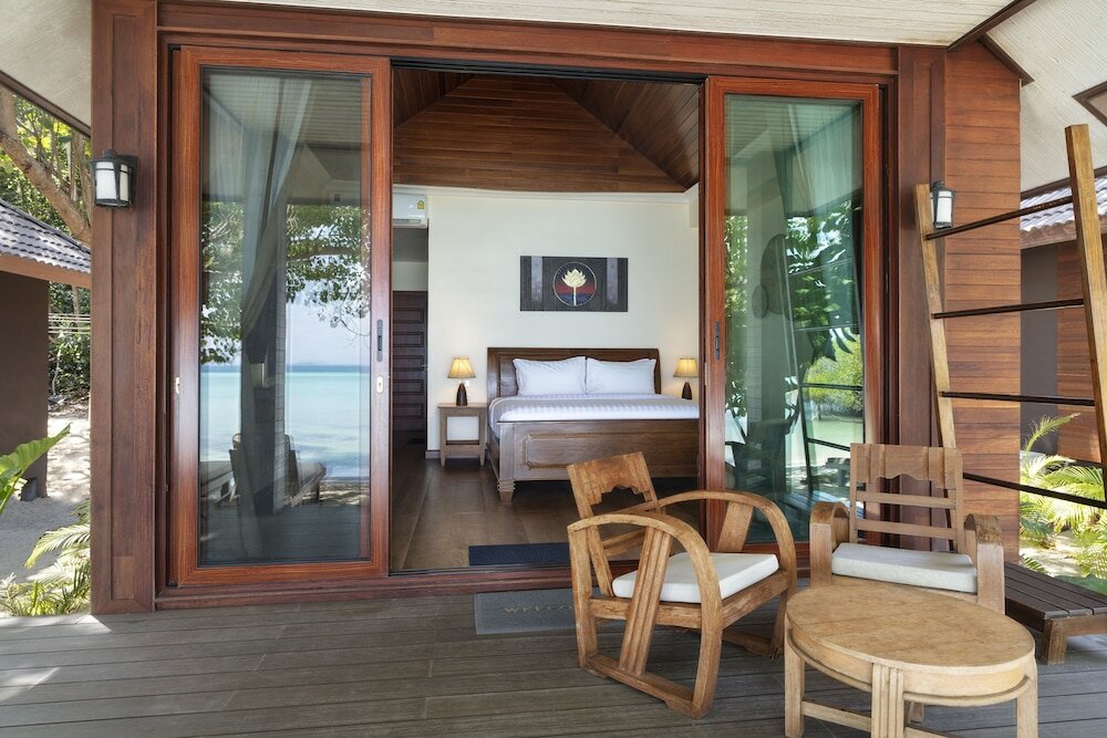 Beachfront Breeze