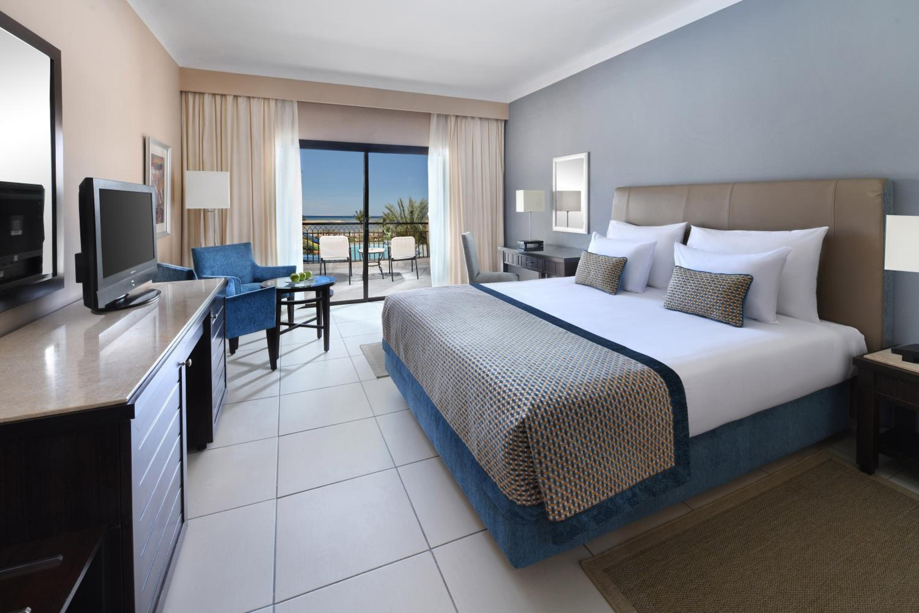 Deluxe Family Room with Sea View