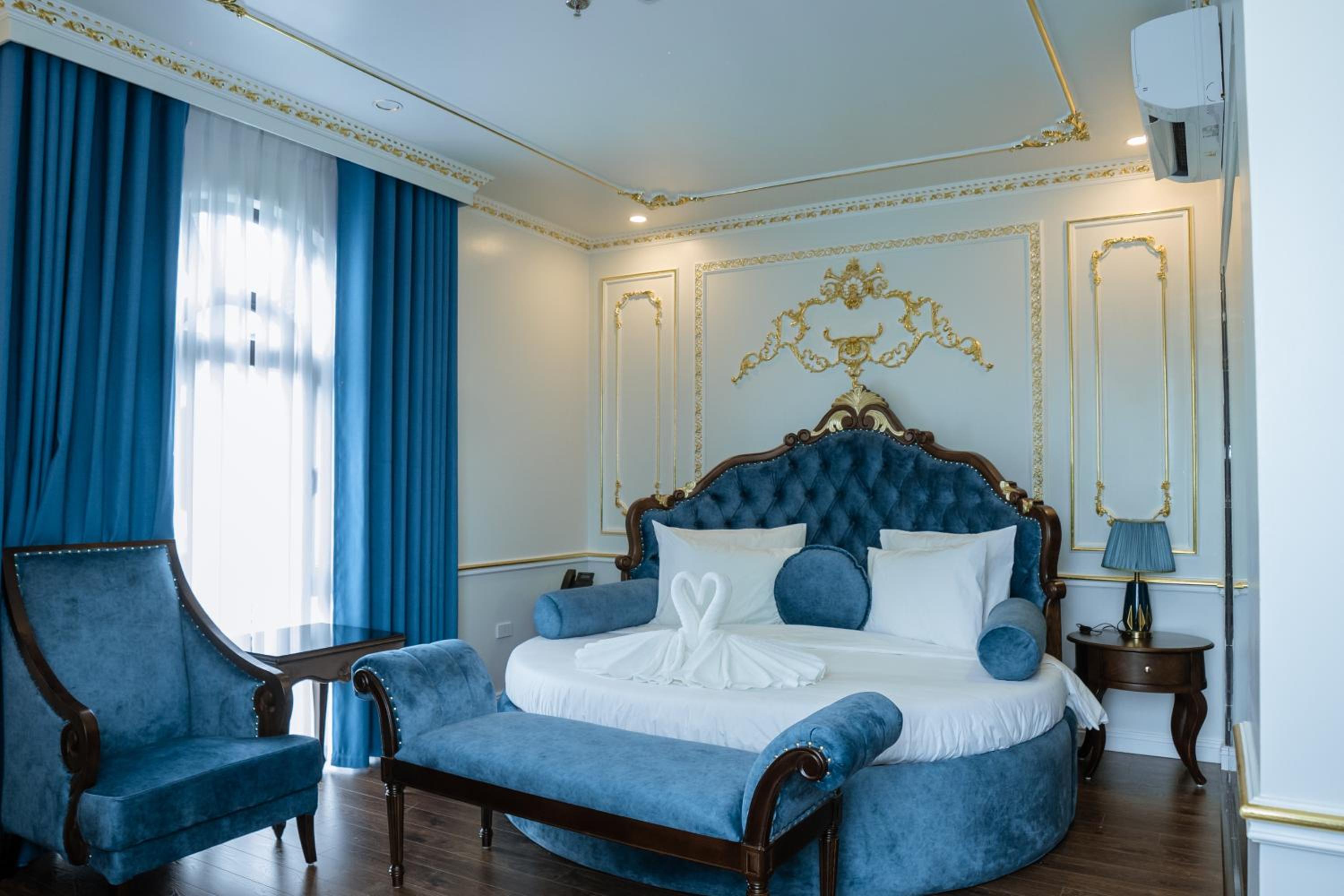 Suite with Spa Bath