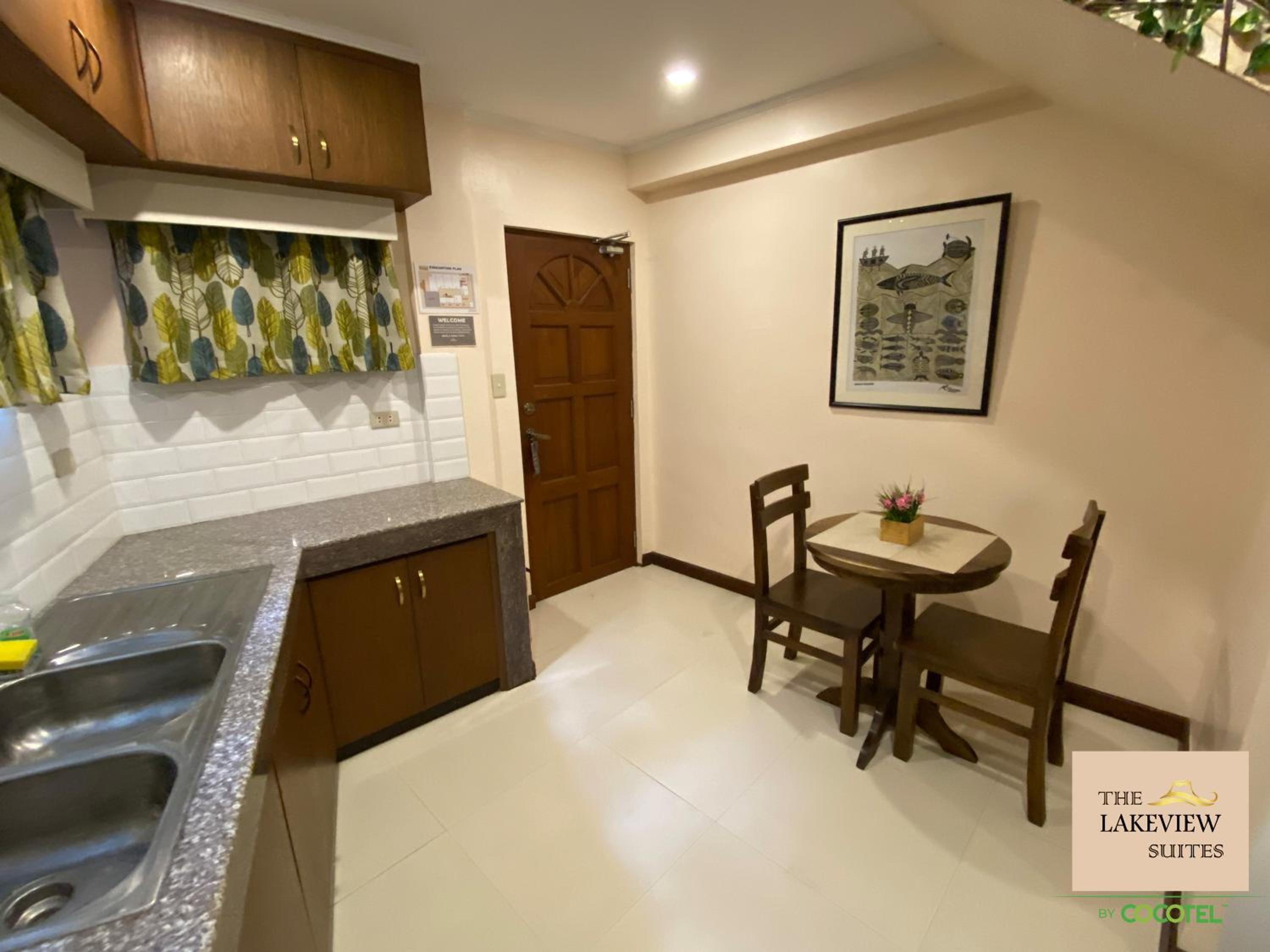 Deluxe Queen Room