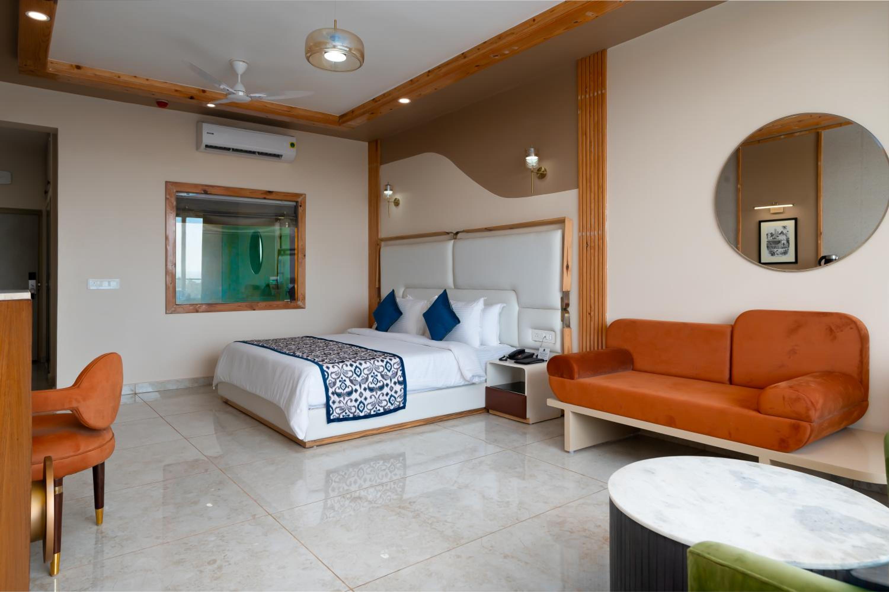Grand Deluxe Room