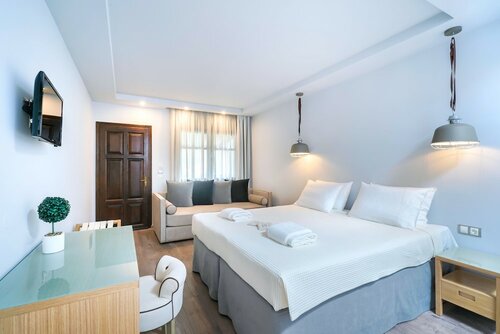 Номер «Делюкс» (Garden View or Side Sea View) в Kamelia & Semeli Hotel