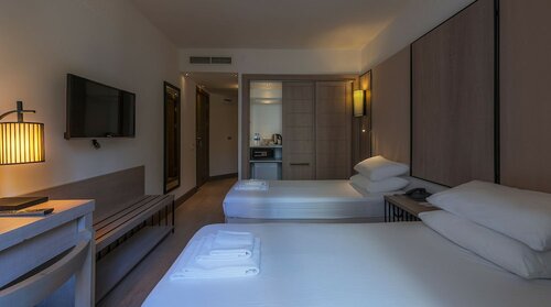 Стандартный двухместный номер с 1 или 2 кроватями в Liv Hotel by Bellazure