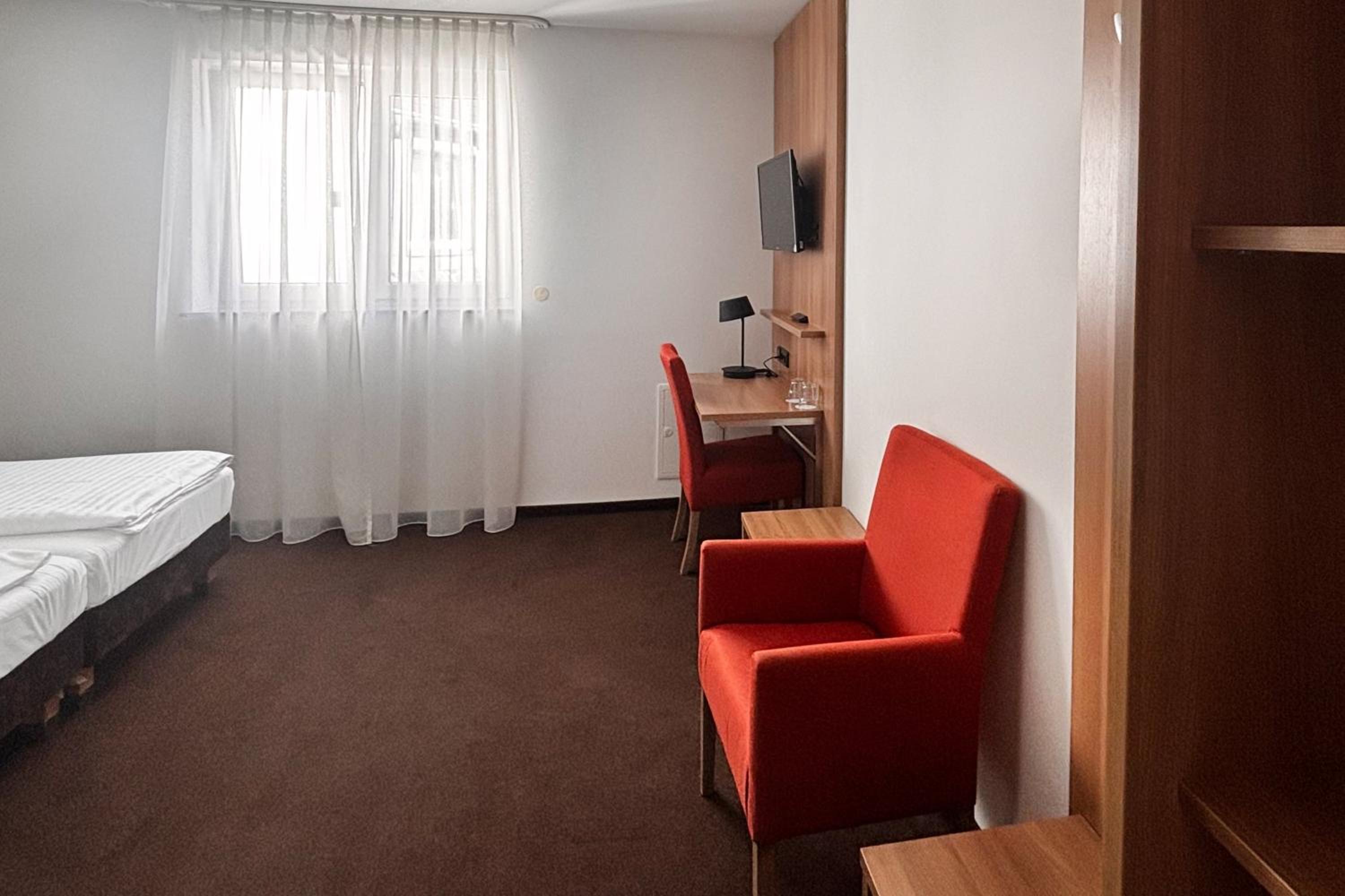 Standard Room with Two Single Beds
