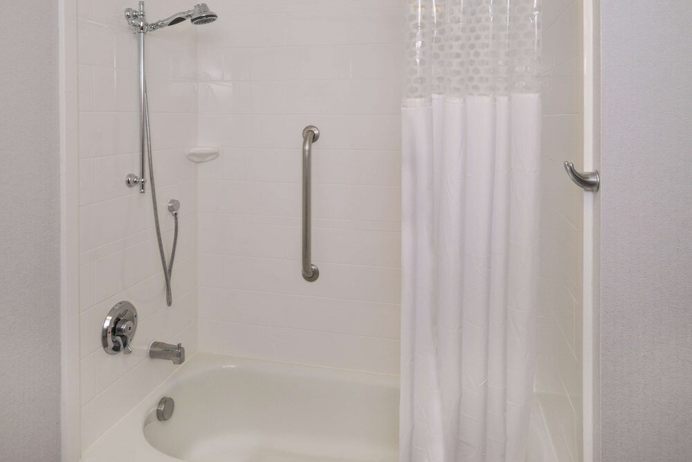 Suite, 2 Queen Beds, Accessible, Non Smoking