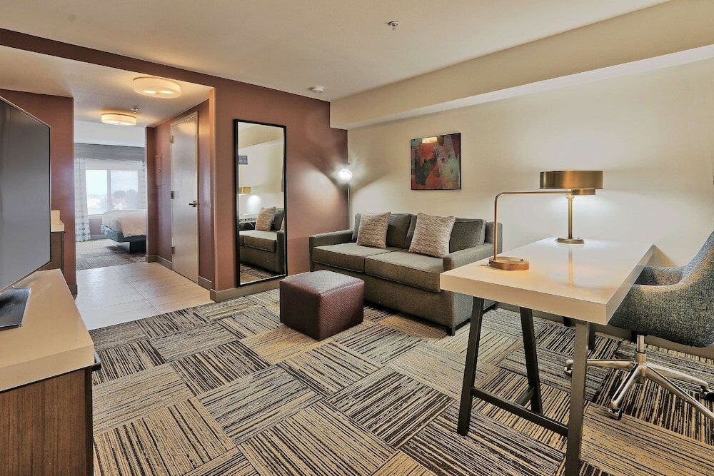 Junior Suite, One King Bed