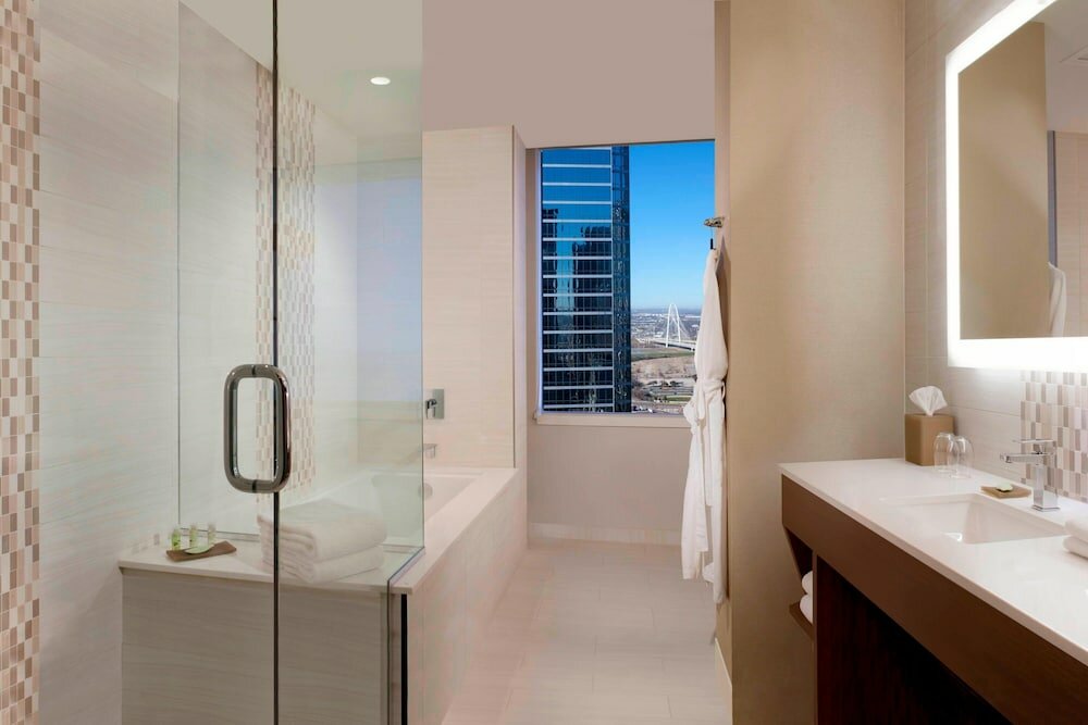 Suite, 1 King Bed, Corner