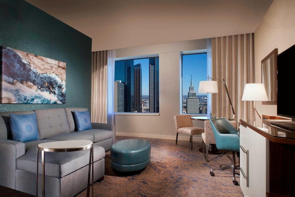 Suite, 1 King Bed, Corner