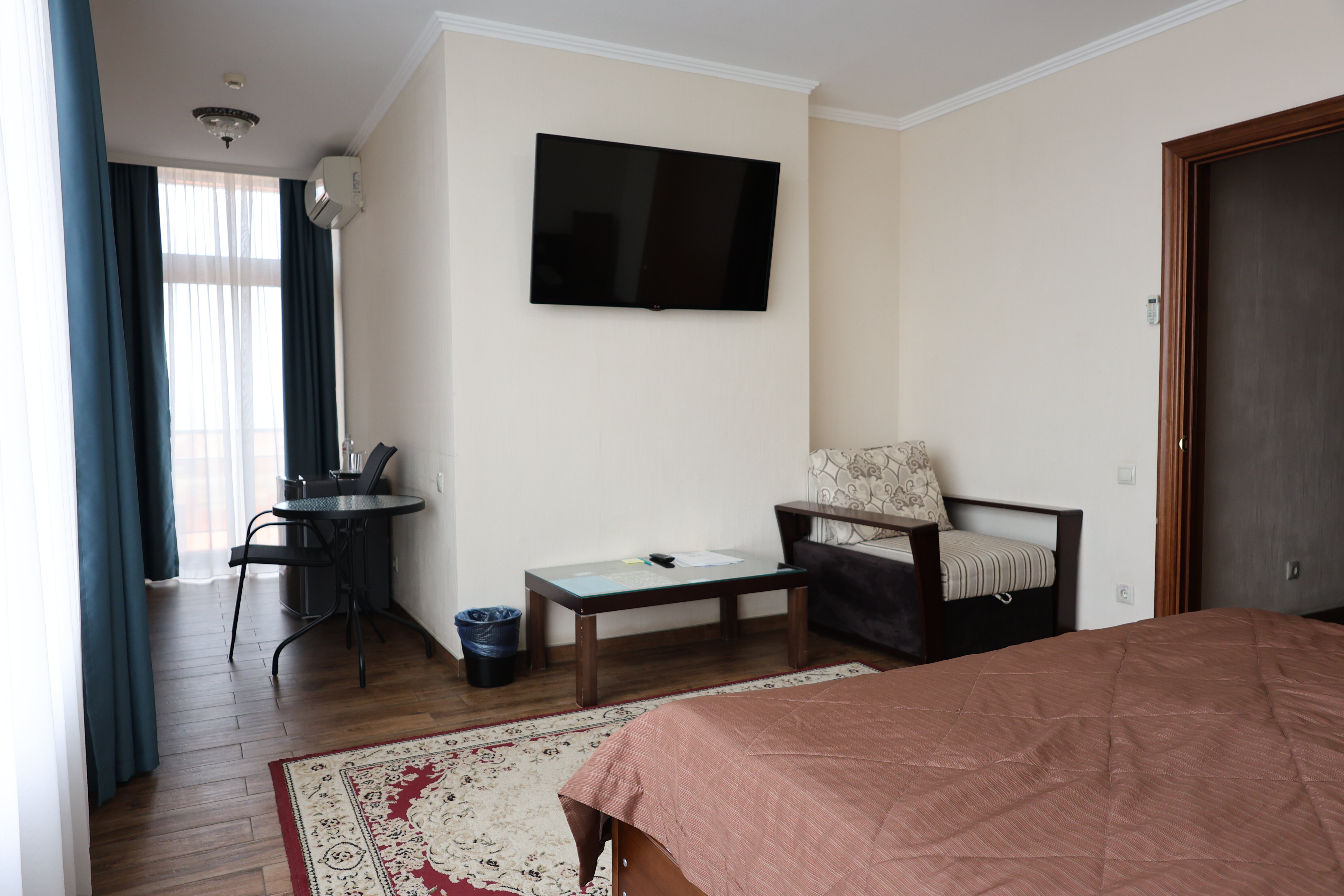 Большой двухместный номер с 1 кроватью