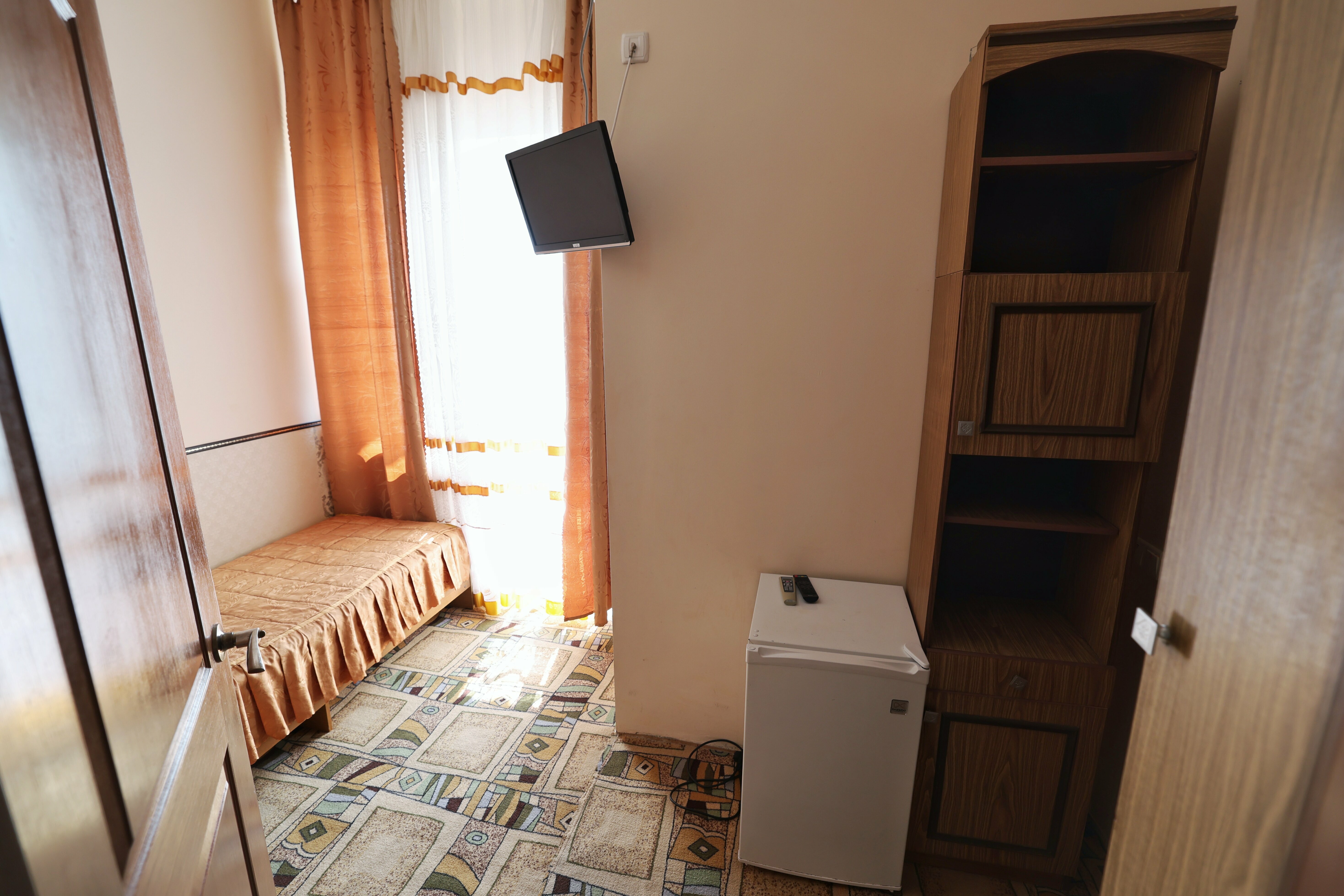 Трехместный номер с балконом и видом на море