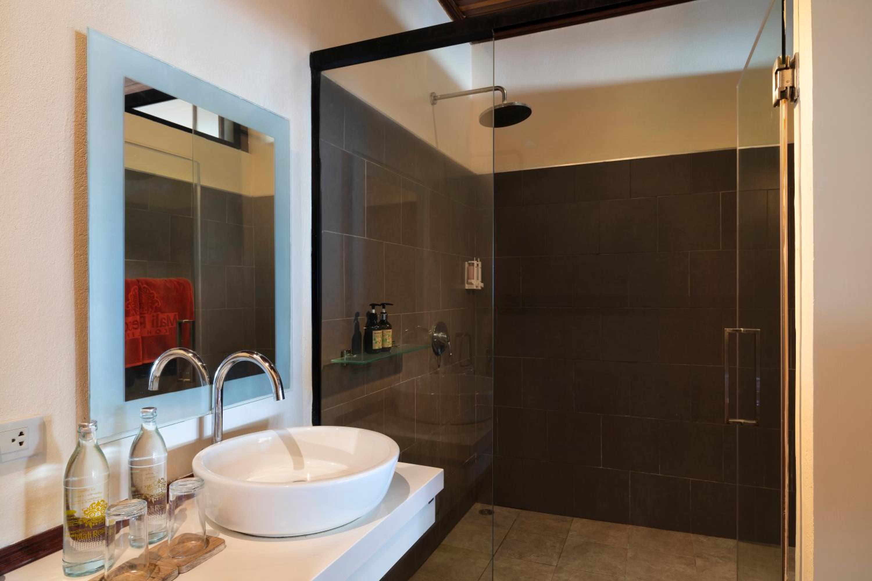 Beachfront Standard Suite