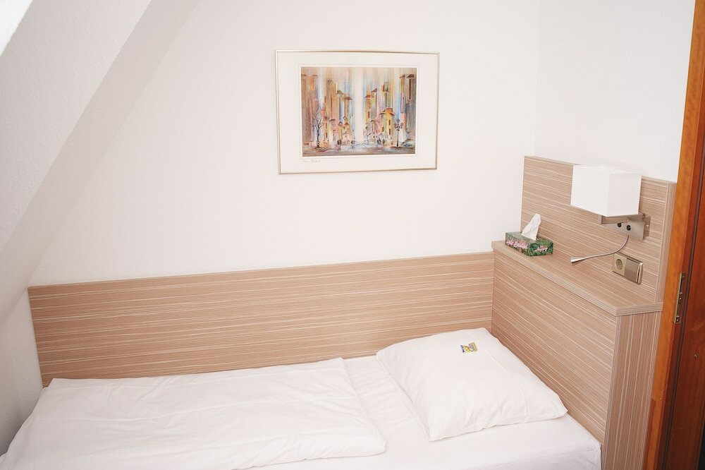 Economy Single Room