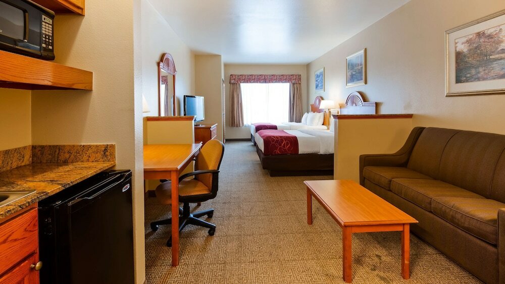 Suite, 2 Queen Beds, Non Smoking