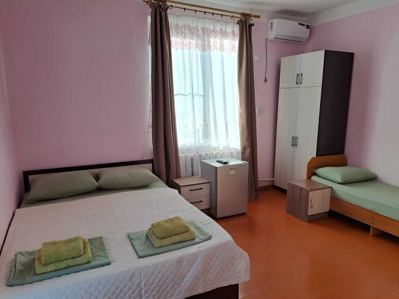 Четырехместный номер с балконом