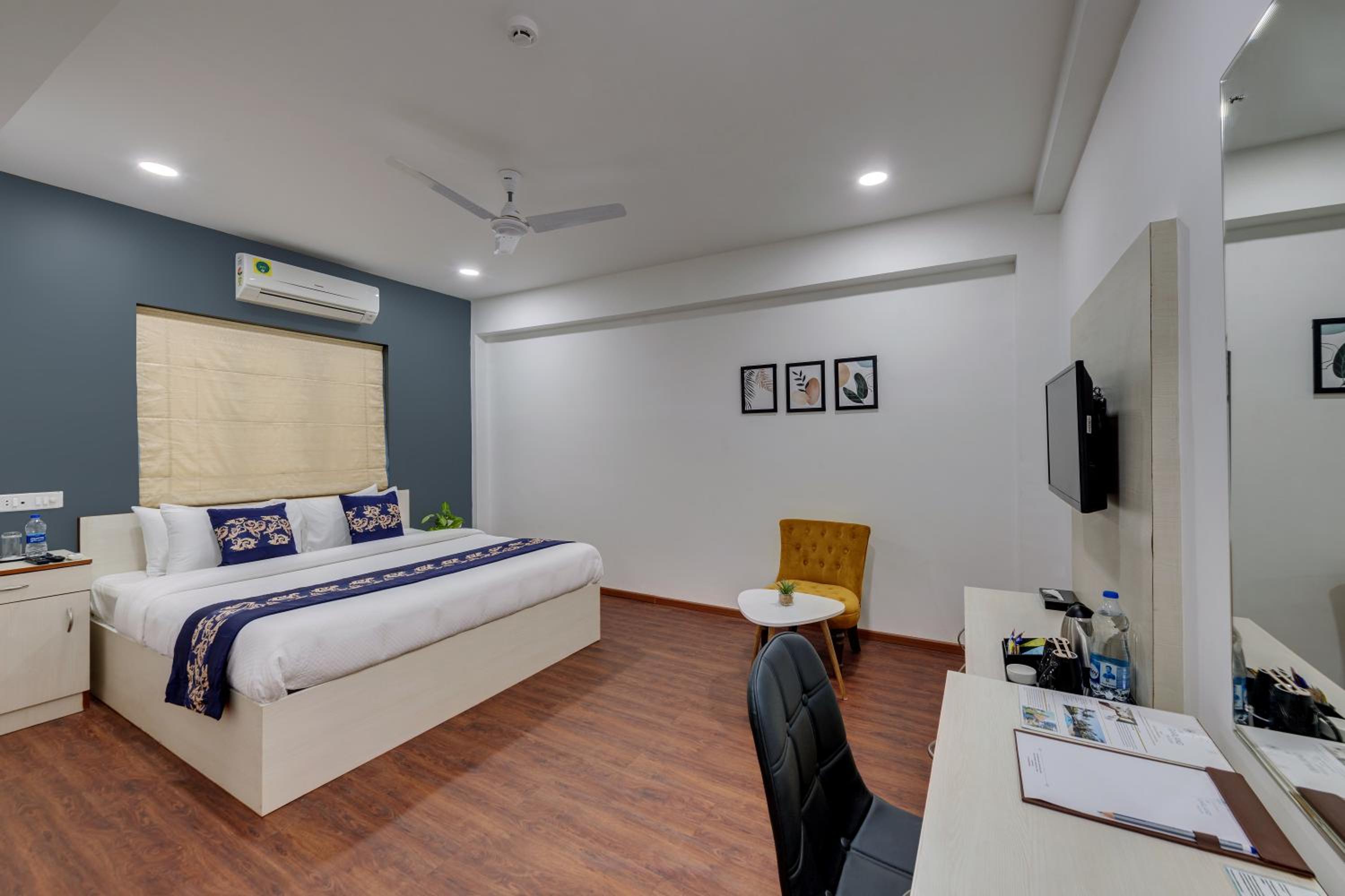 Deluxe King Room