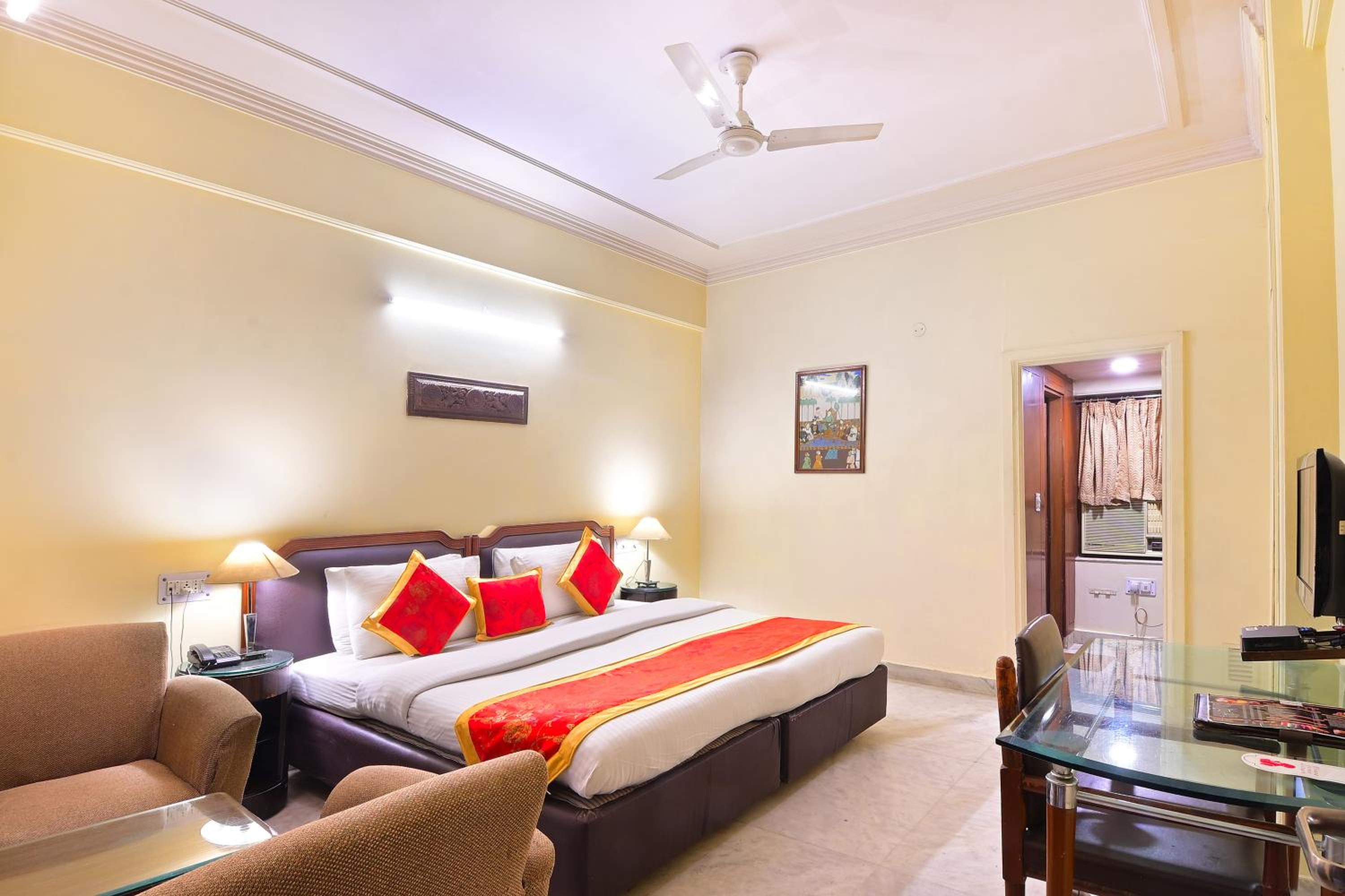 Suite Room with Fish Aquarium