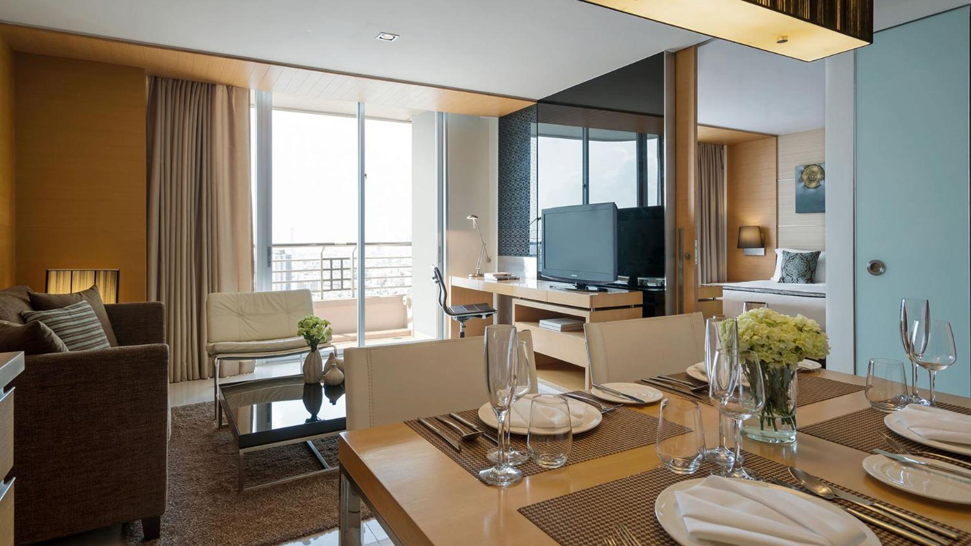 One-Bedroom Suite Twin Beds with Private Balcony