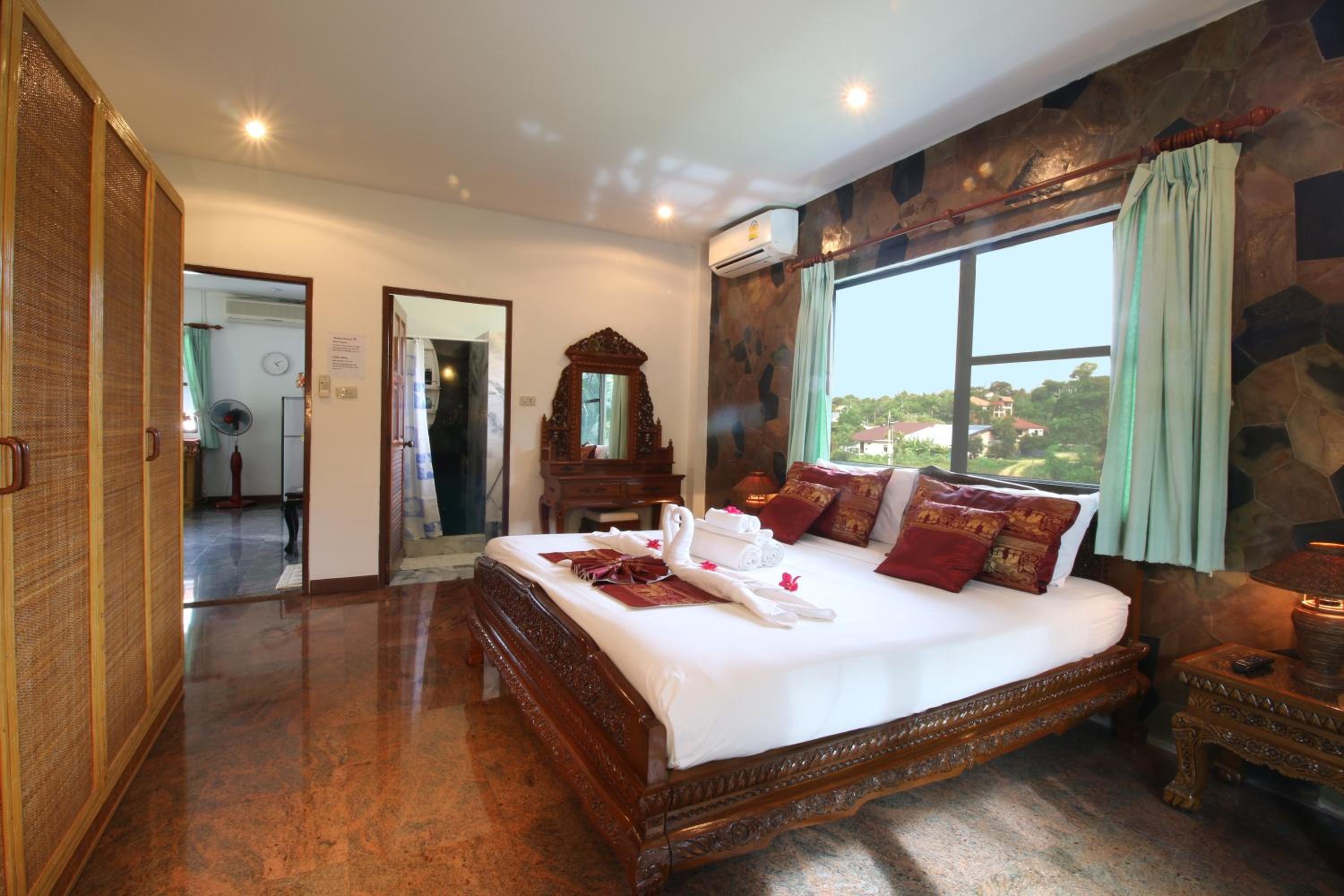 Superior One-Bedroom Apartment