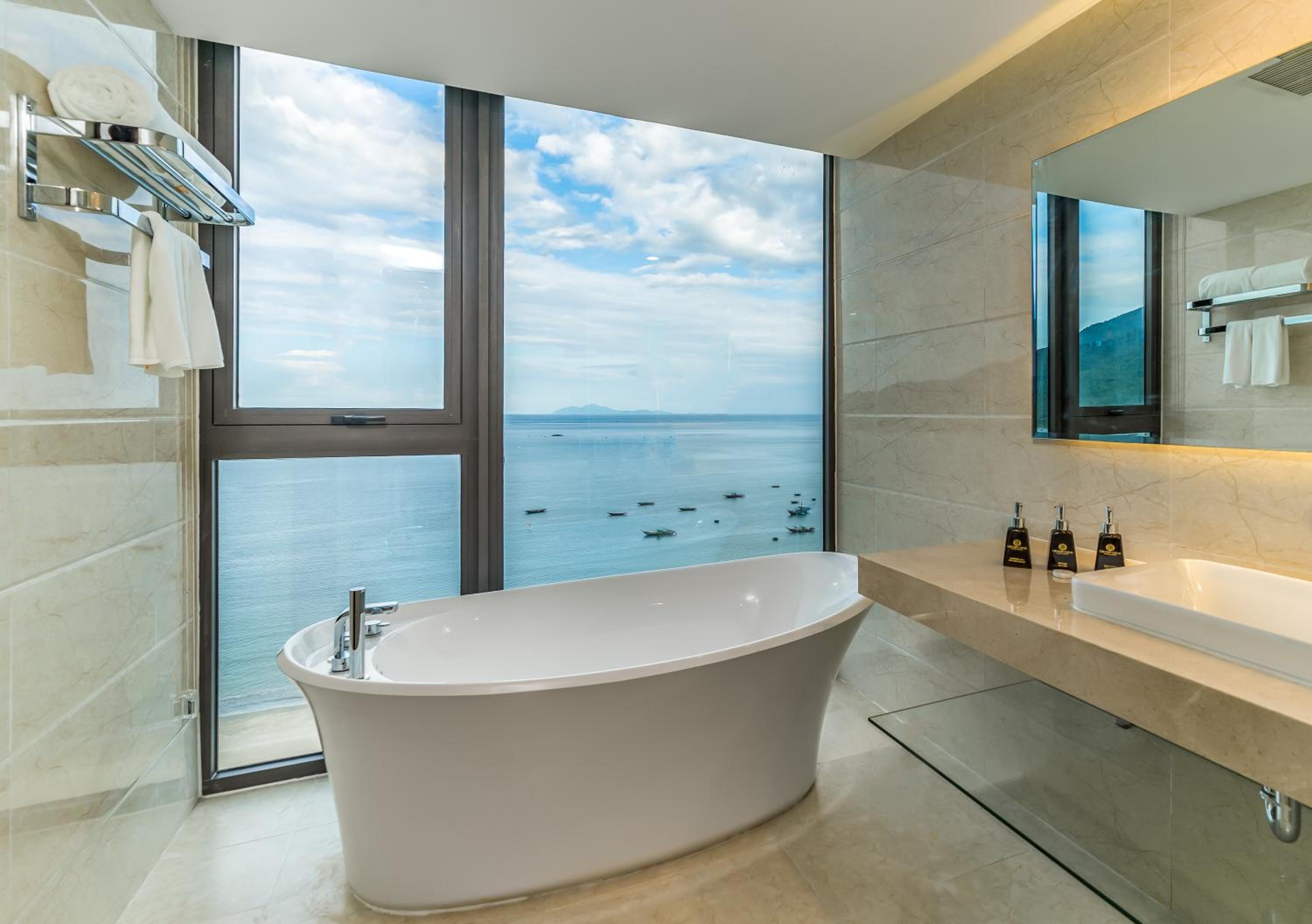 King Suite with Ocean View