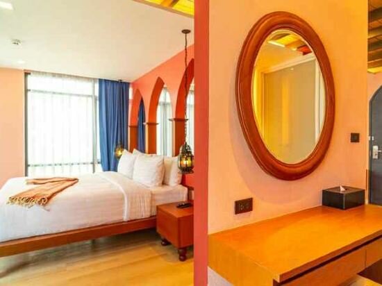 Deluxe Corner Room