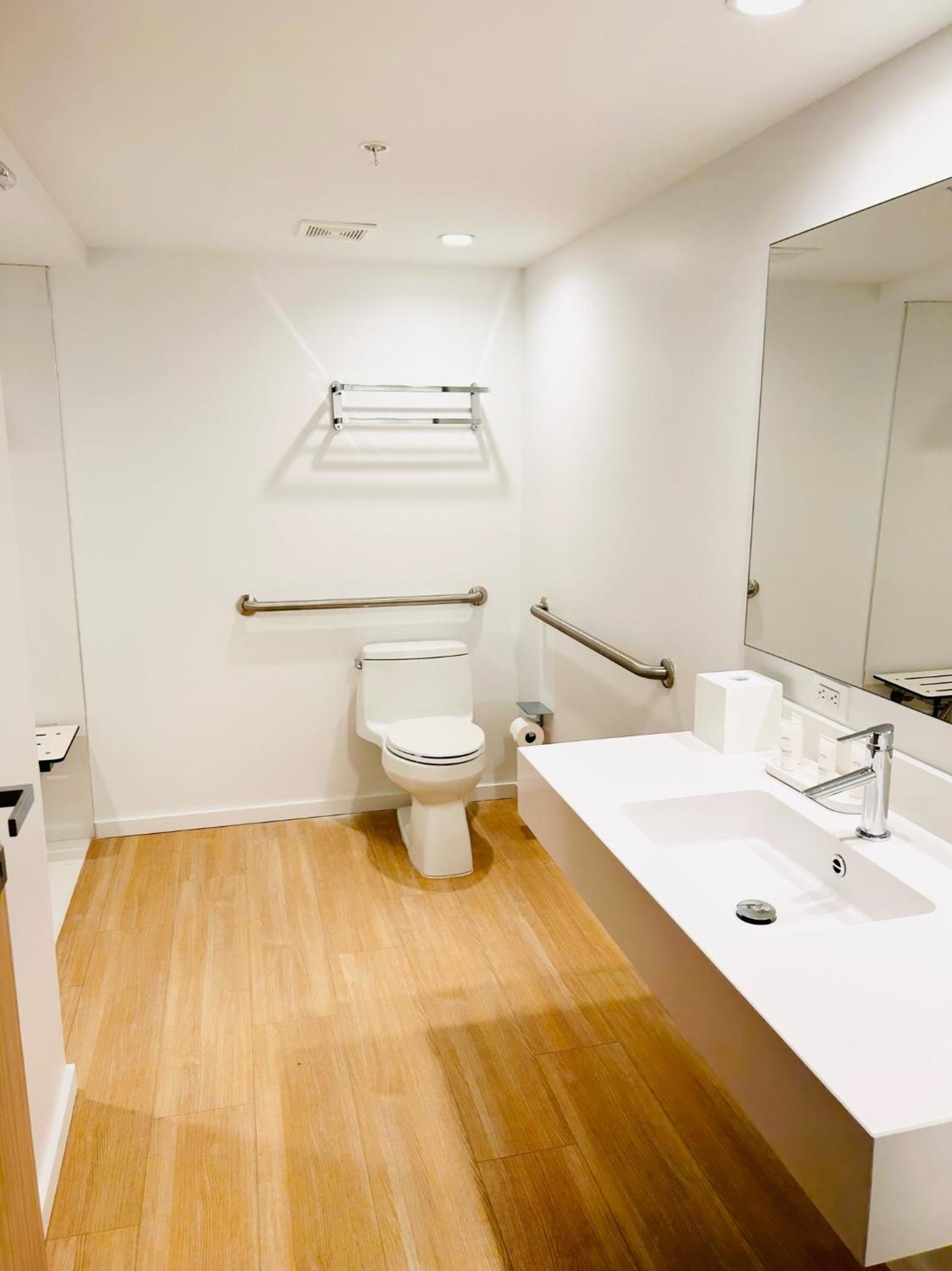 Deluxe Two Bedroom Accessible