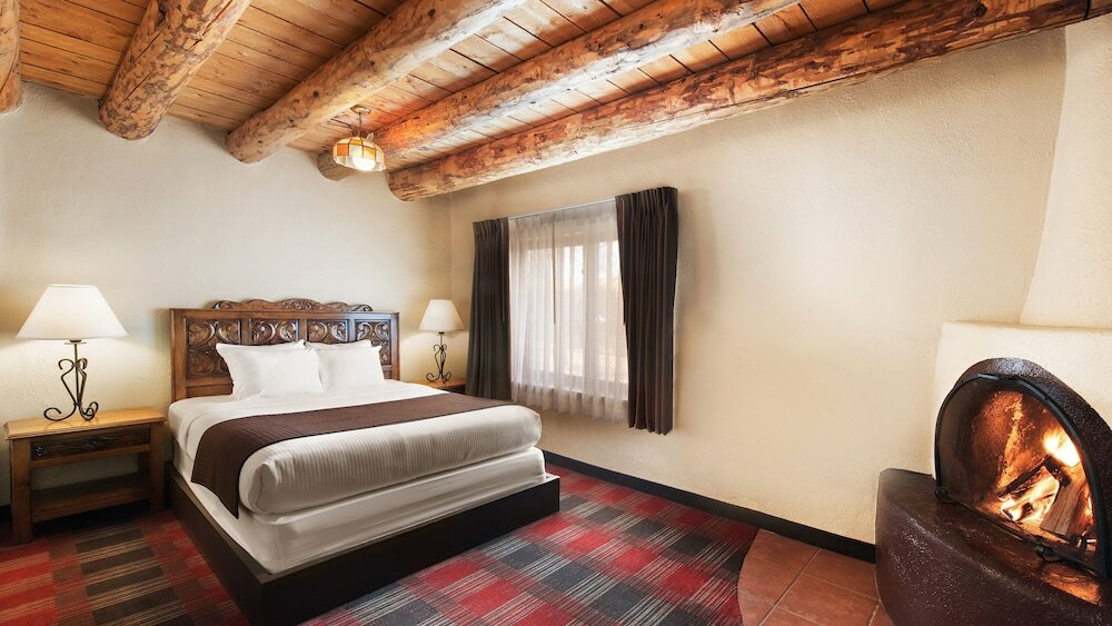 Suite, 2 Queen Beds (Junior Suite)