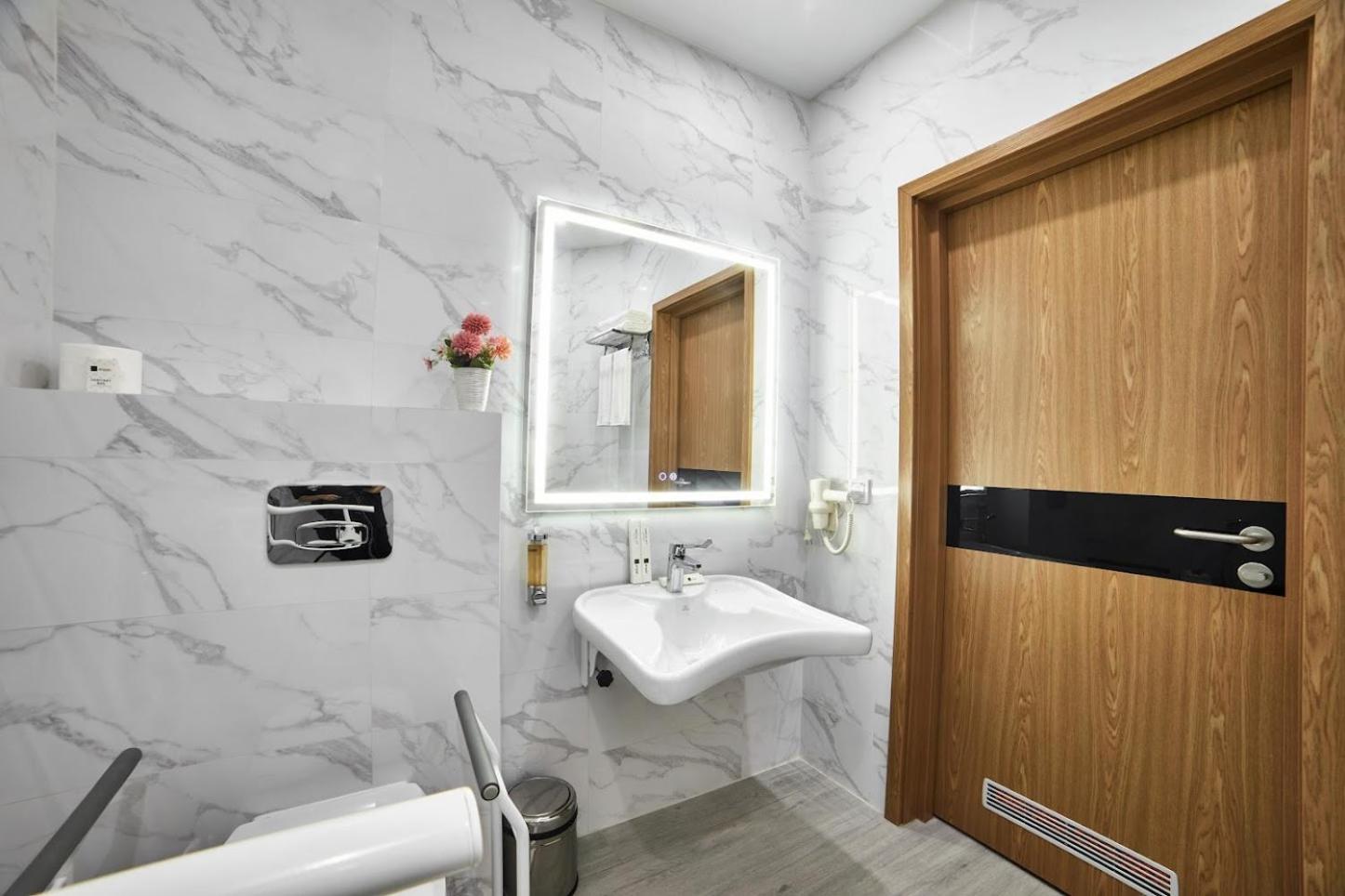 Twin Room - Disability Access