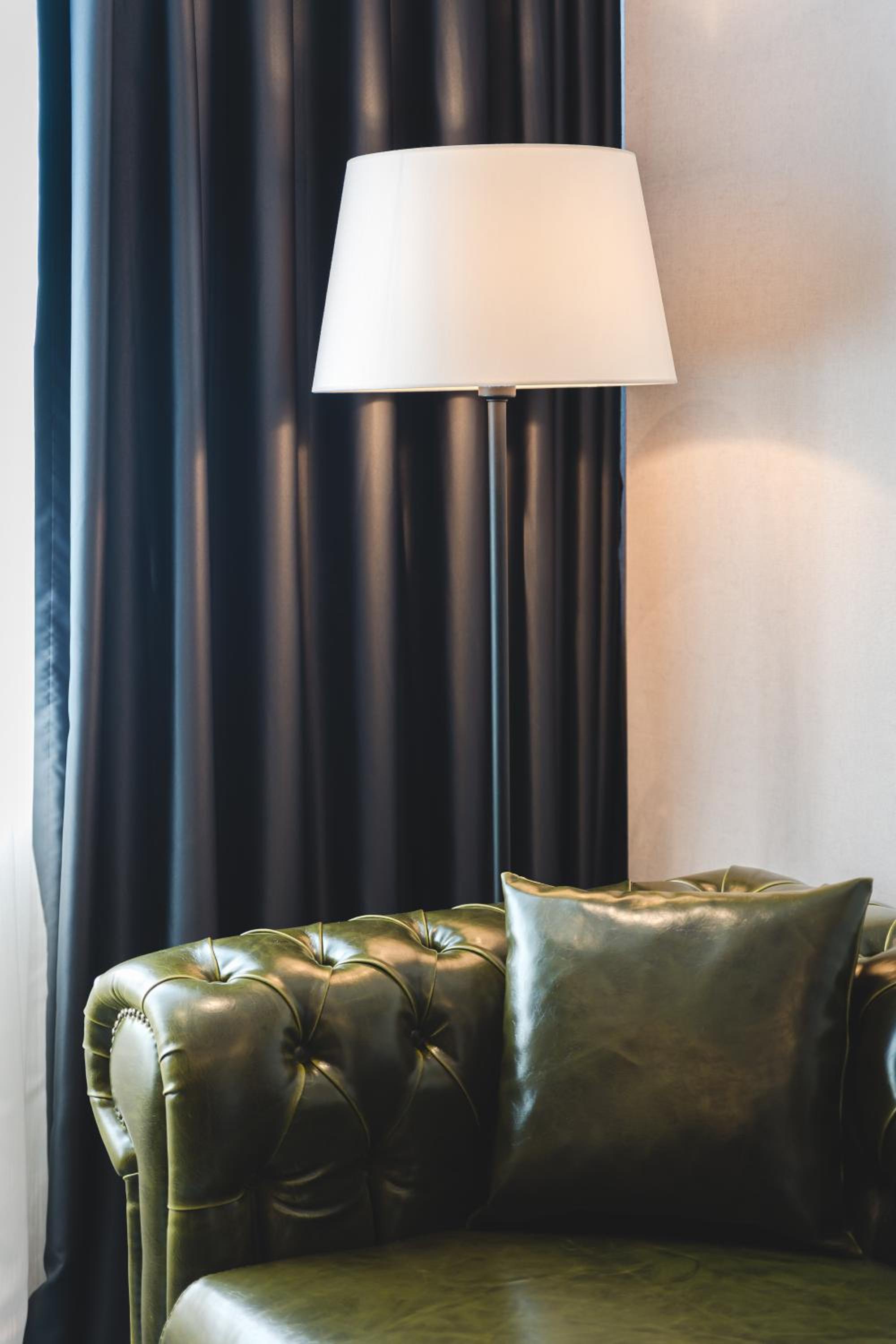 Deluxe Suite with Spa Bath