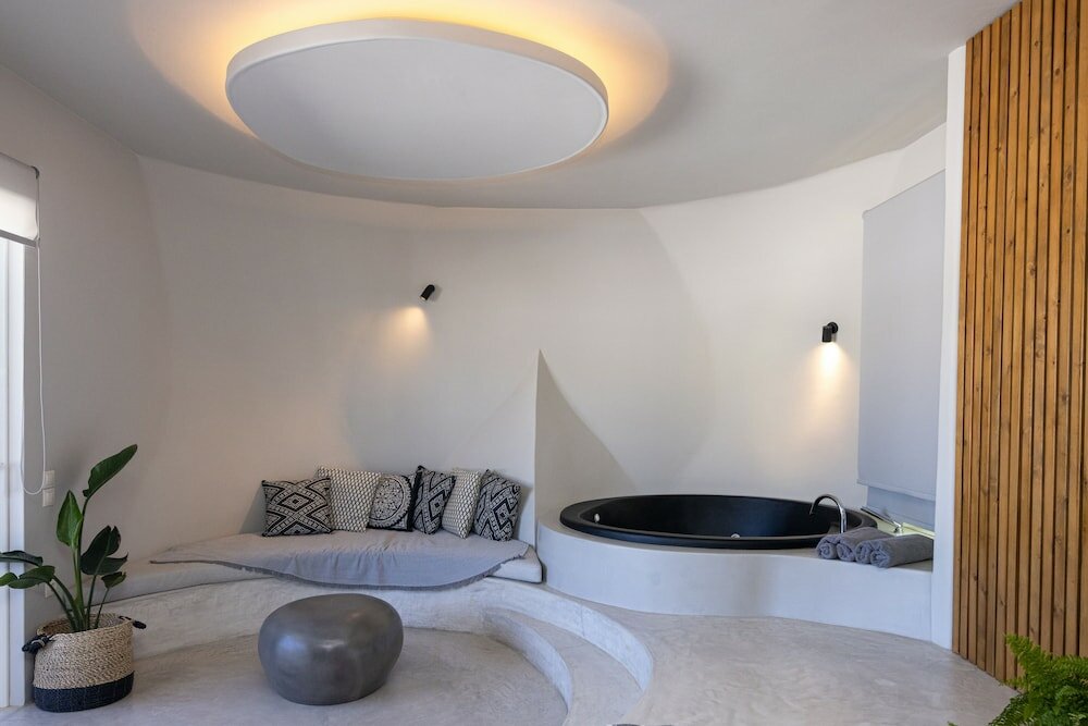 Deluxe Suite with Panoramic Sea View
