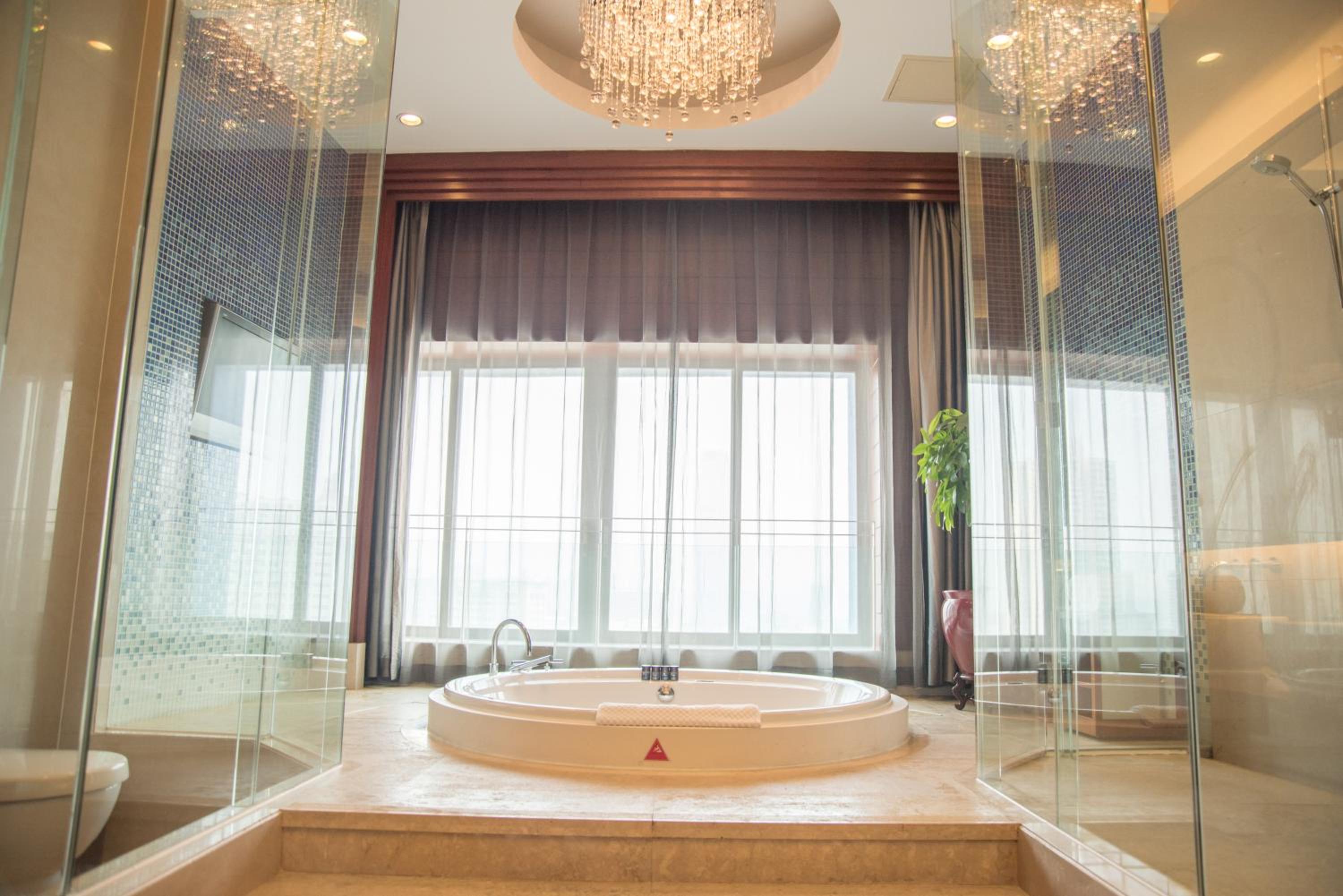 Ocean Superior Business suite room