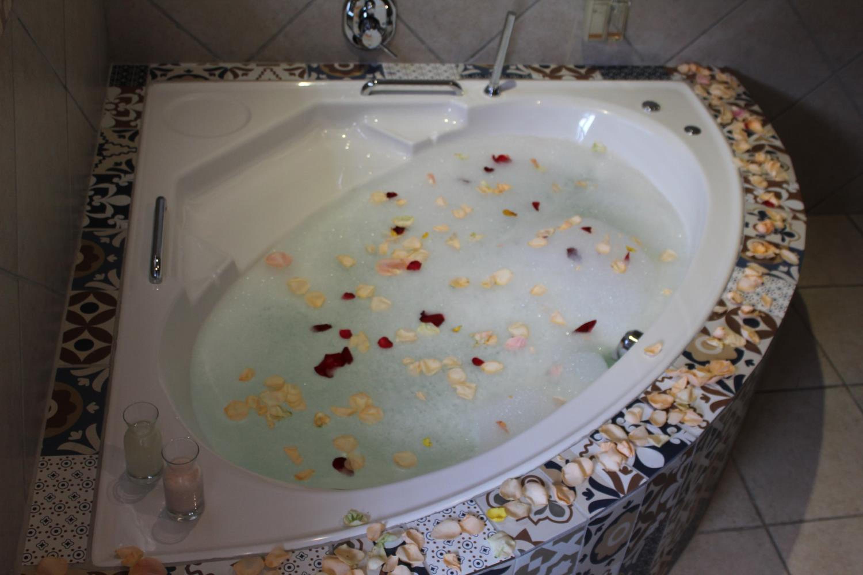 Deluxe Double Room With Jacuzzi Bath