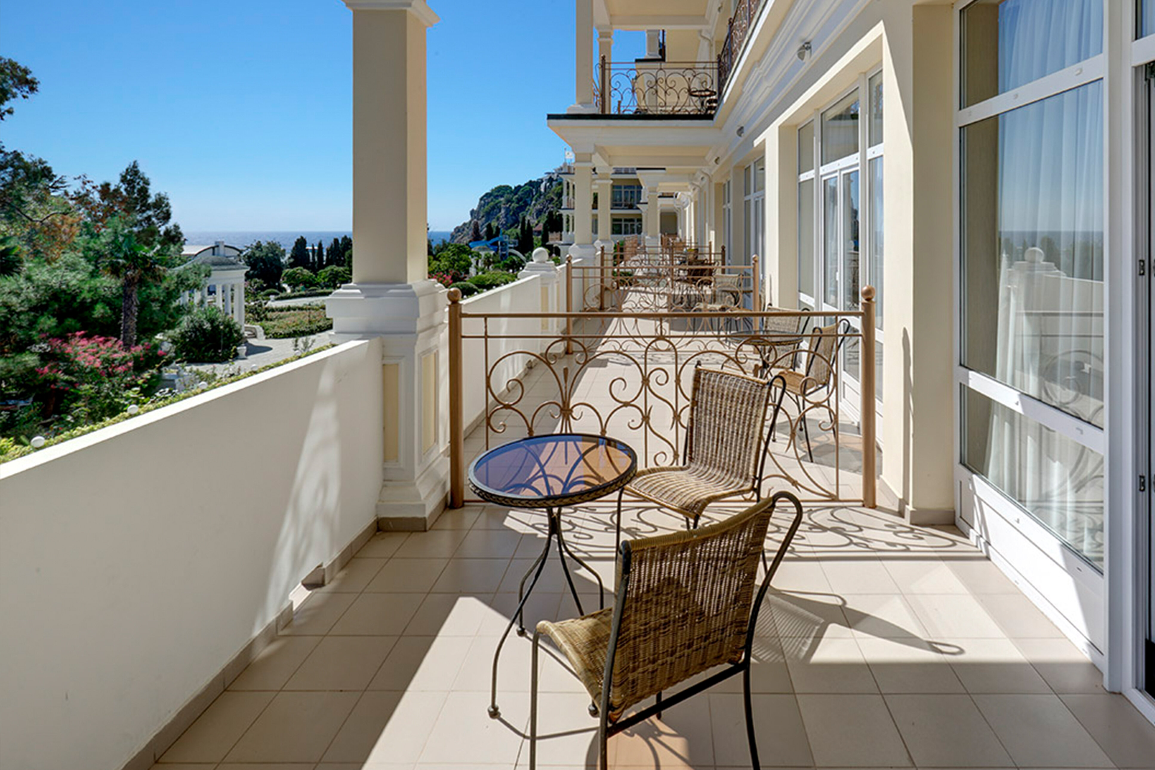 СУПЕРИОР С ВИДОМ НА МОРЕ