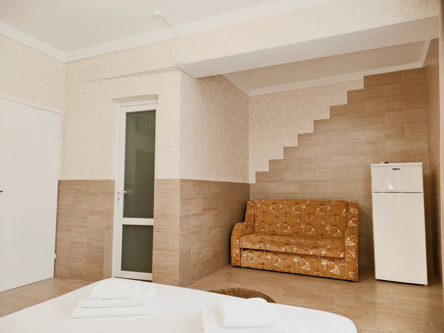 Трехместный номер с балконом